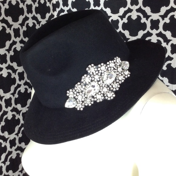 🆕LISTING Glitzy Bella Hat - Picture 1 of 4